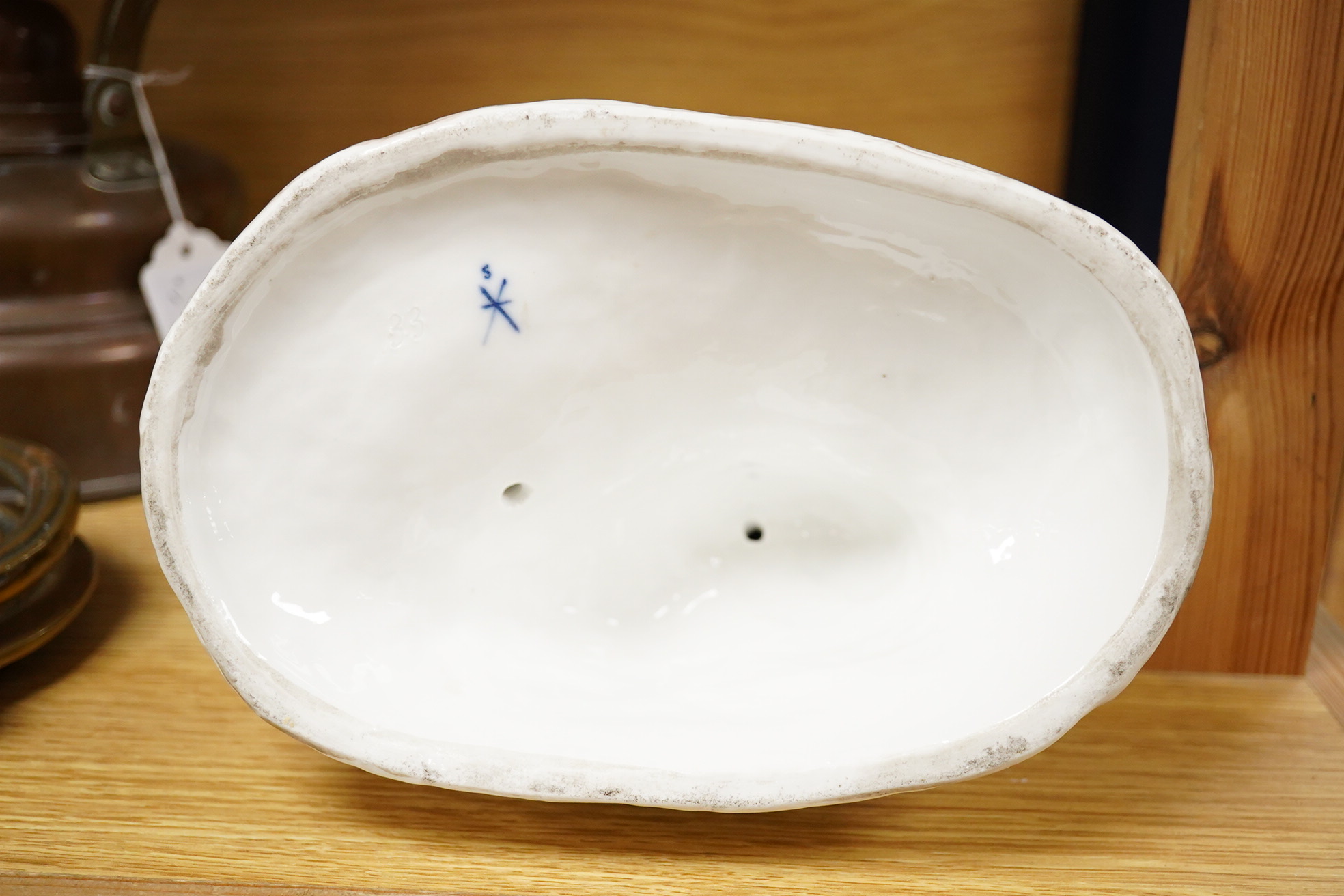 An Etruscan style opaque glass lamp and shade, 75cm high